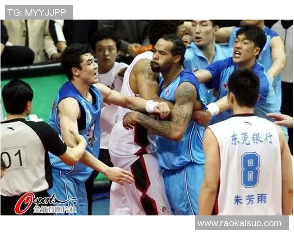 篮球明星突发昏迷引发关注视频记录紧急救援全过程震惊众人